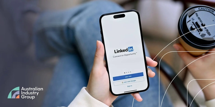 The Smart LinkedIn Playbook: Human Stories, Strategic Impact, and AI Edge